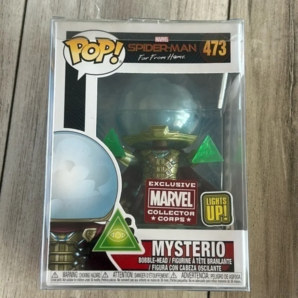 Funko Pop Mysterio #473 lights up NIB